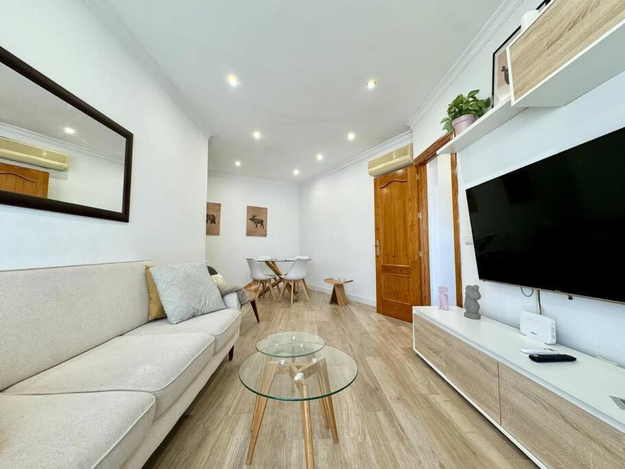Apartment Fancy City Center Soho With Terrace & Ac